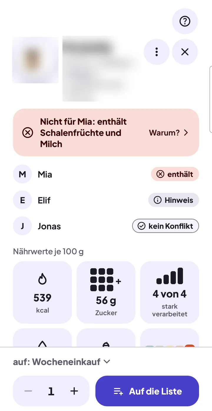 Produktkarte in FoodAsu: oben „Nicht für Mia: enthält Schalenfrüchte und Milch“, darunter Mia „enthält“, Elif „Hinweis“ und Jonas „kein Konflikt“, dann die Nährwerte je 100 g