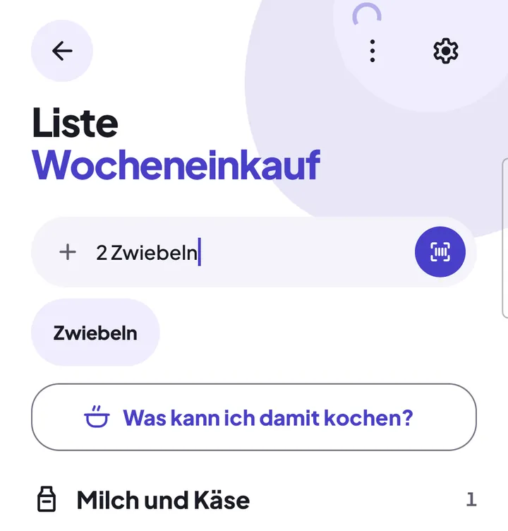 Einkaufsliste in FoodAsu: im Feld „Hinzufügen“ steht „2 Zwiebeln“, darunter der Vorschlag „Zwiebeln“